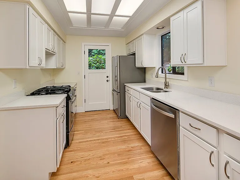 11704 NE 73rd St — Photo 6