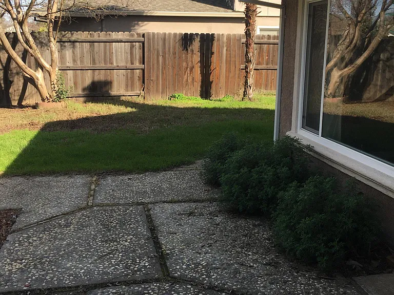 9001 Feather River Way — Photo 7