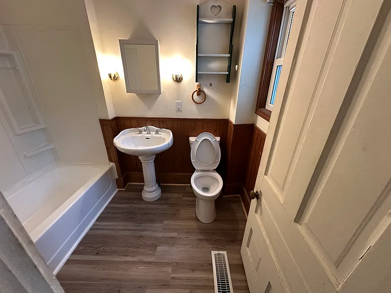 227 King St #2 — Photo 10