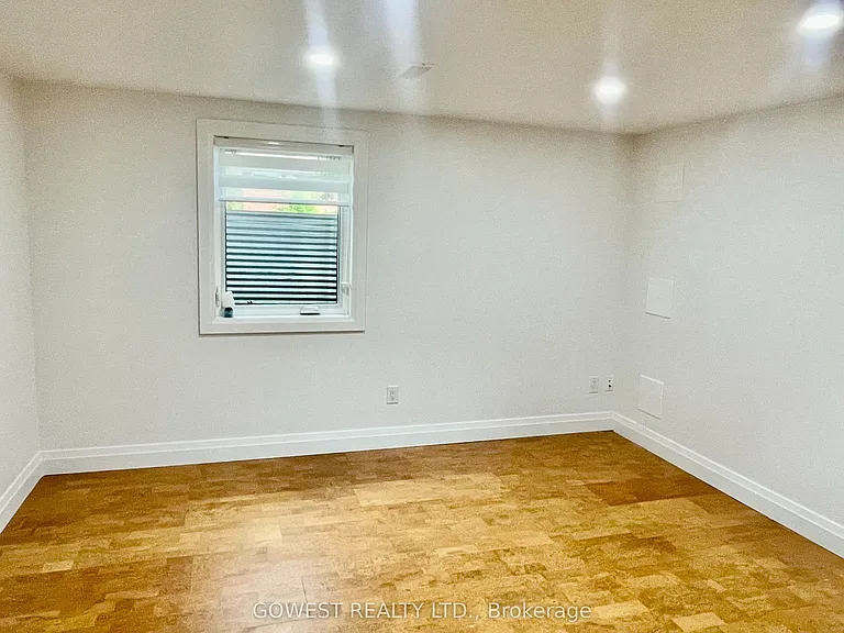 42 Briarwood Cres #LOWER — Photo 12