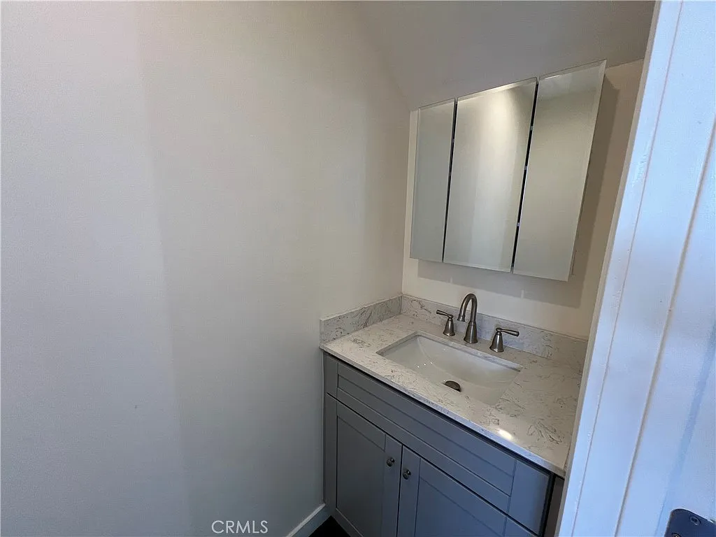 4705 Acacia St — Photo 4