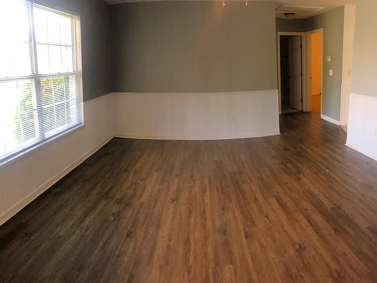 136 Noah Ln — Photo 2