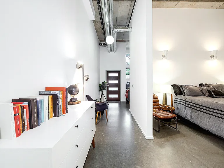 The Central — Photo 8