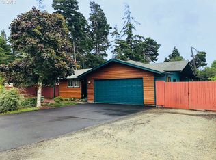 2182 42nd St, Florence, OR 97439
