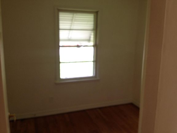 3rd image of 3161 Aubrey Ave
