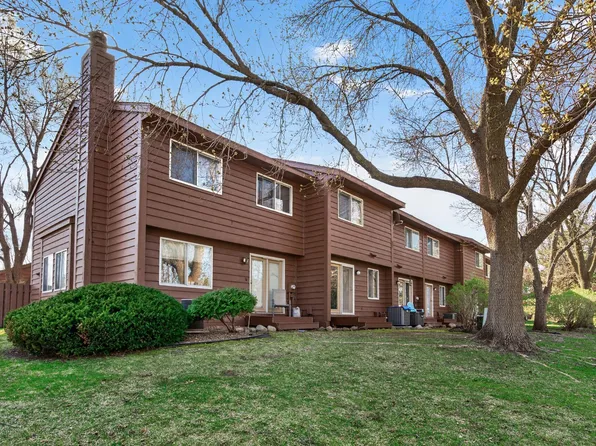 2457 Crestwood Dr, North Saint Paul, MN 55109