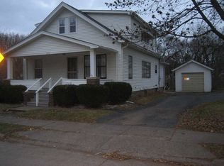 2831 N 3rd St, Clinton, IA 52732