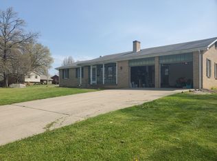 136 Indiana Ave, Houston, PA 15342