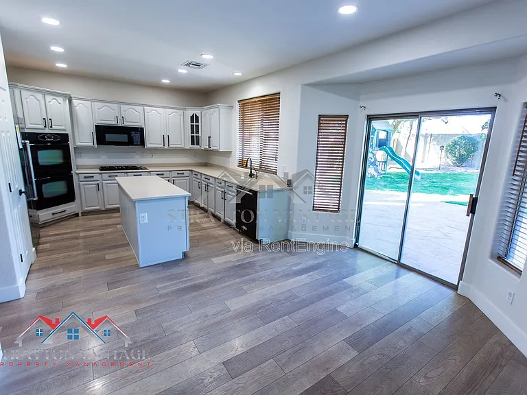14616 W Windward Ave — Photo 16