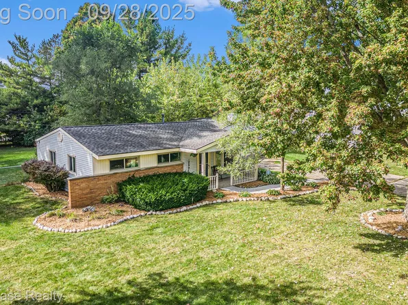 6319 Eastlawn Ave, Clarkston, MI 48346
