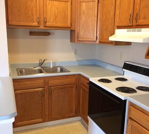 2nd image of 139 Honeycutt St APT A1