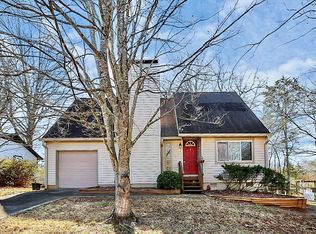 11909 Five Cedars Rd, Charlotte, NC 28226