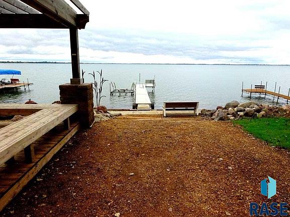 2nd image of 132 Lake Dr