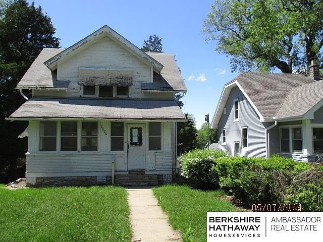 1st image of 2820 S 31st St