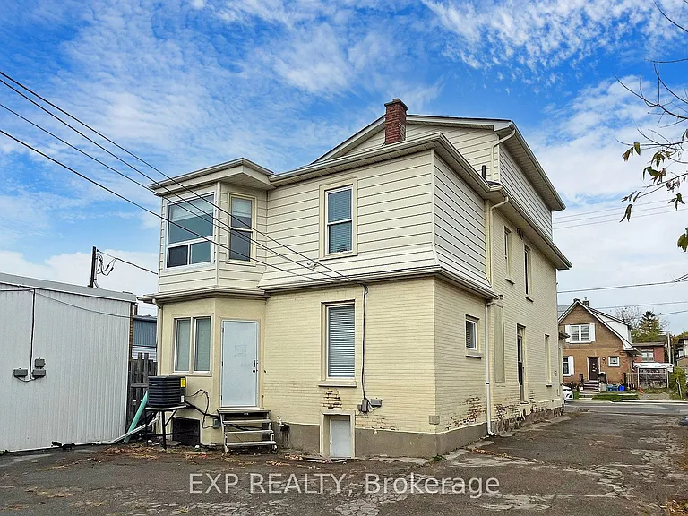 15 Colborne St E — Photo 35