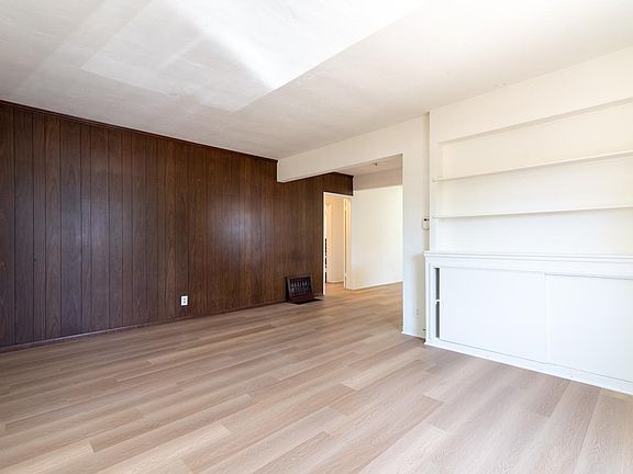 2nd image of 22114 Normandie Ave