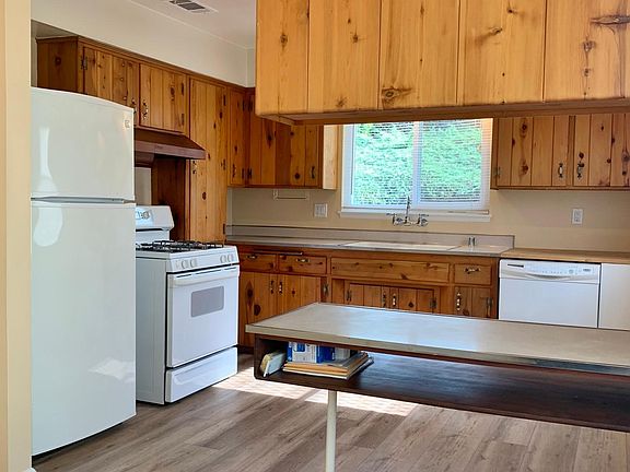 2nd image of 4042 Boone St