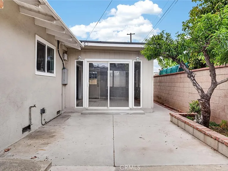 13808 S Catalina Ave — Photo 27