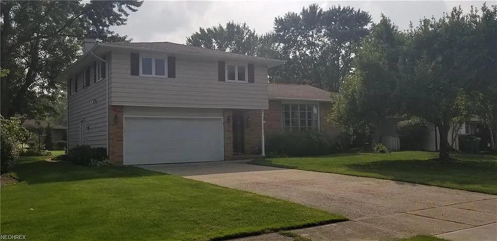 1158 N Skyline Dr photo 1