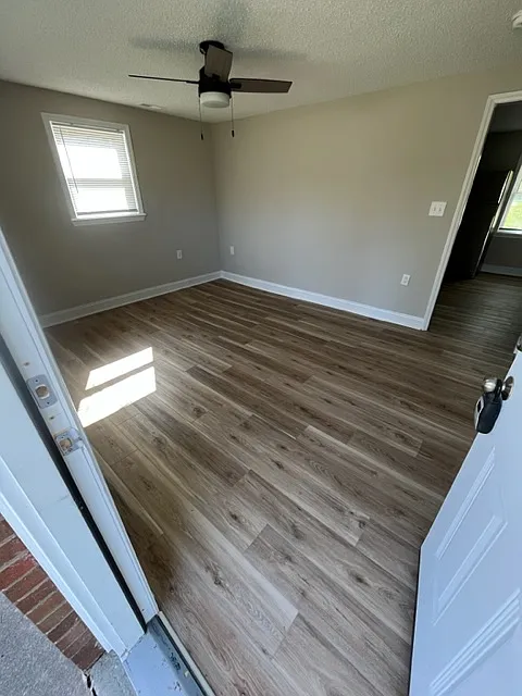 3 bed, 1000 sqft, $1,500 — Photo 3