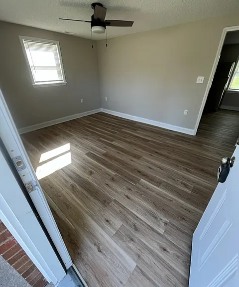 102 Tumblewood Ct — Photo 3