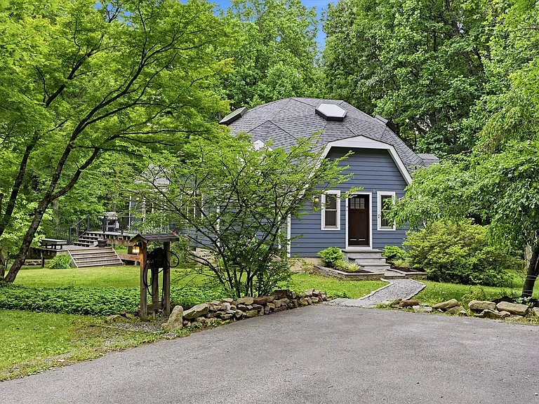 26 Pebble Dr — Photo 4