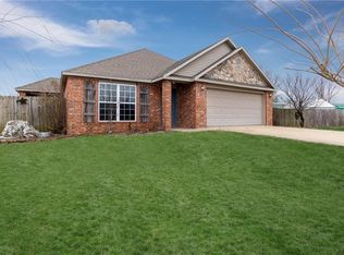 1304 Ash Ct, Pea Ridge, AR 72751