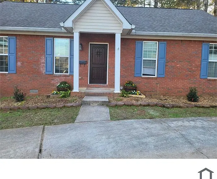 205 Zoie Ct — Photo 1