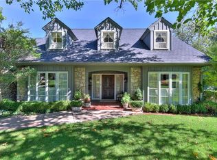 1607 Queenstown Rd, Nichols Hills, OK 73116