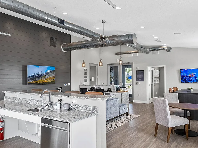 Authentix Quincy Street — Photo 15