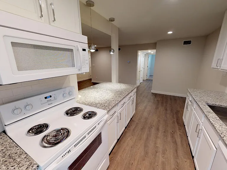 Mosswood Apartments — Photo 42