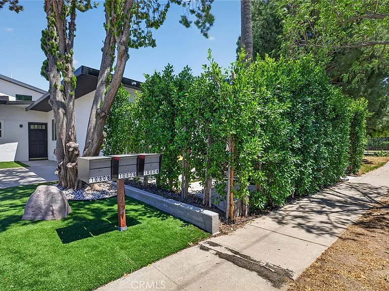 10804 Paso Robles Ave — Photo 17