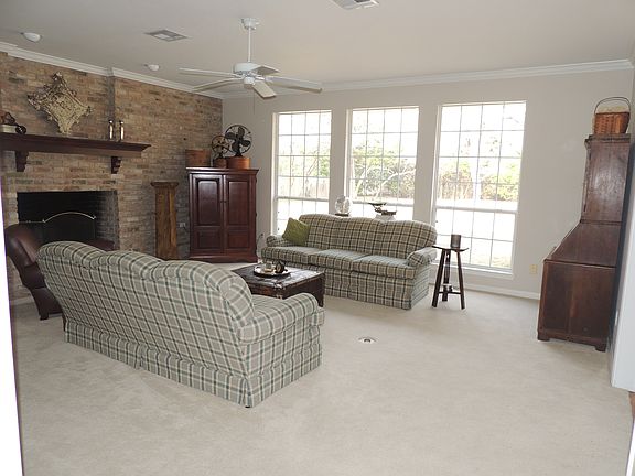 Family Room (different view)