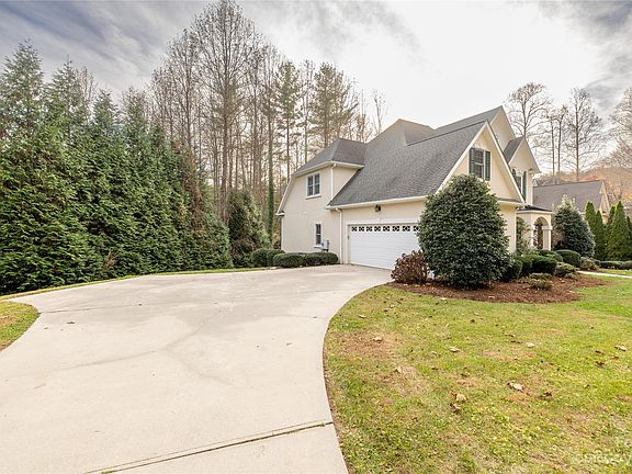 3rd image of 80 Fernbrook Way