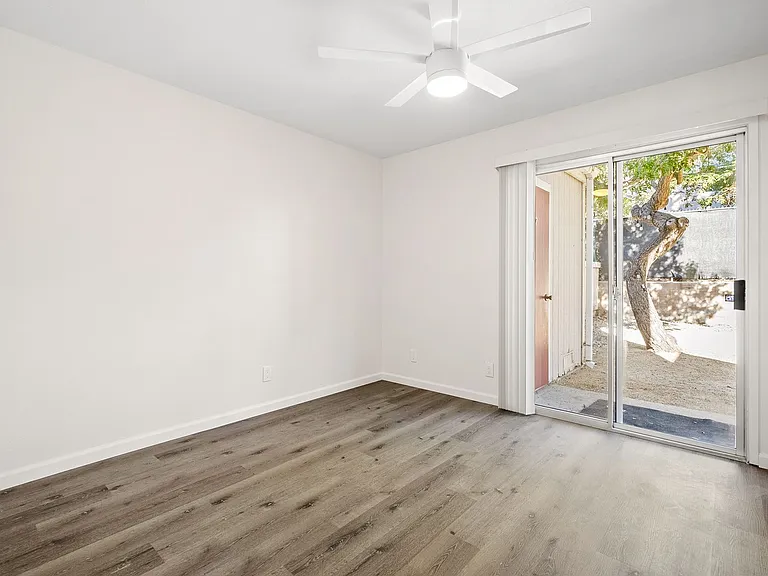 3150 Rockview — Photo 11