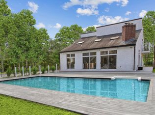 19 Indian Pipe Dr, Quogue, NY 11959