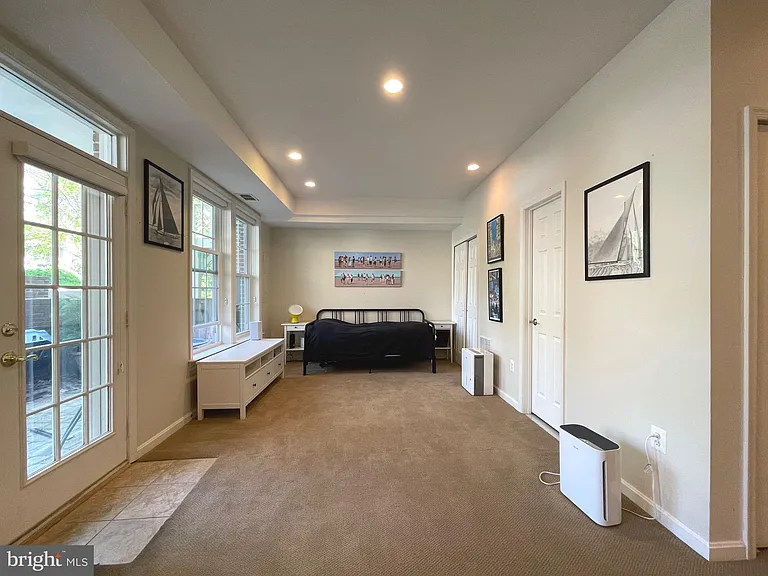 102 Lounsbury Pl — Photo 13