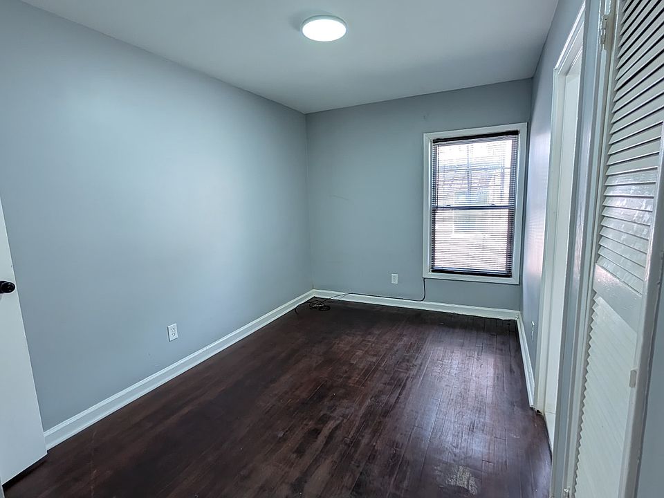 2nd image of 140 N Walnut St #3