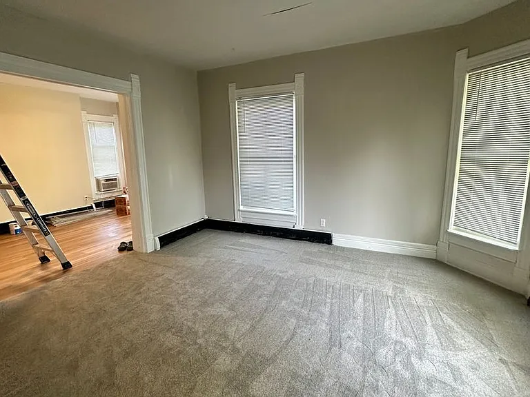 121 Washington St — Photo 9