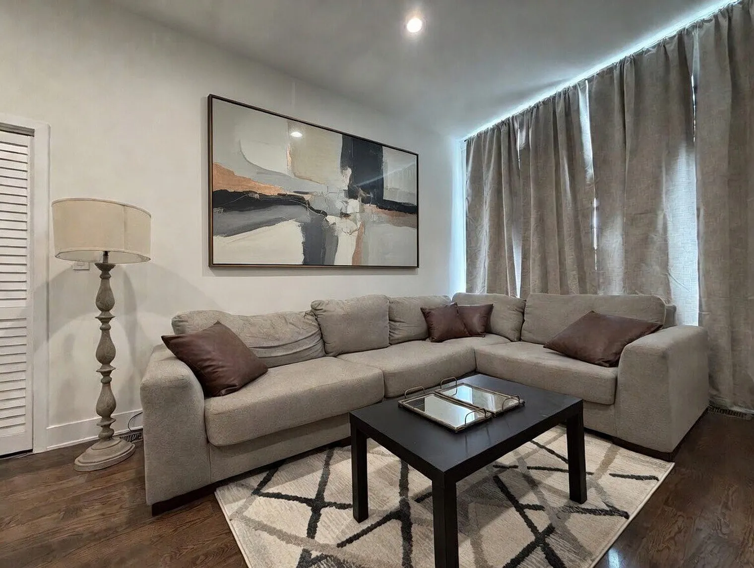 1 bed, 1.0 bath, $3,947 — Photo 1