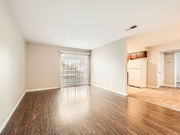 3rd image of 4980 Indian River Dr Unit 450