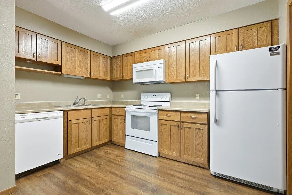Campus View Apartments — Photo 4