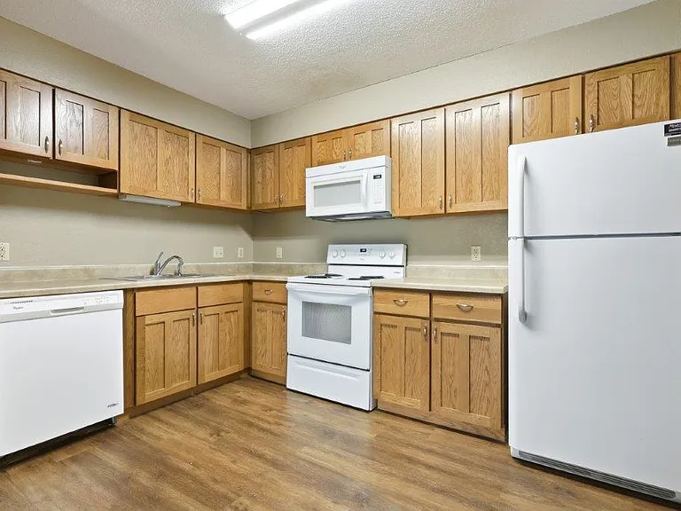 Campus View Apartments — Photo 4