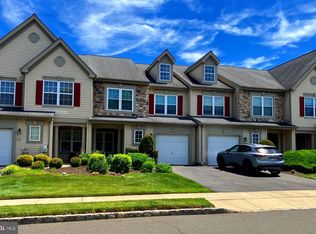 204 Carrington Ct, Warminster, PA 18974