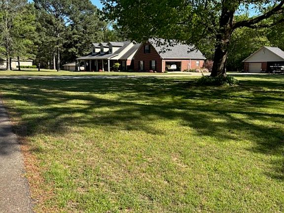 3rd image of 410 Deerwood Ln
