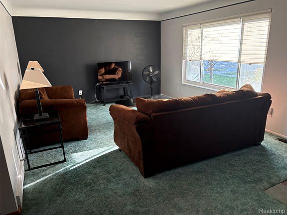 5th image of 31114 Roan Dr