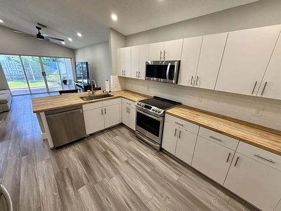 3rd image of 6343 Grand Cypress Cir