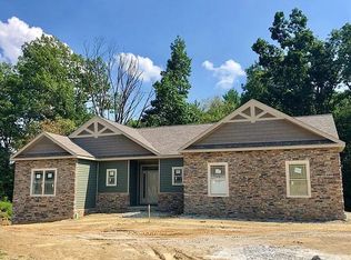 105 Mockingbird Dr, Butler, PA 16001