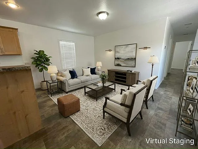 3 bed, 2.0 bath, 1056 sqft, $1,800 — Photo 2