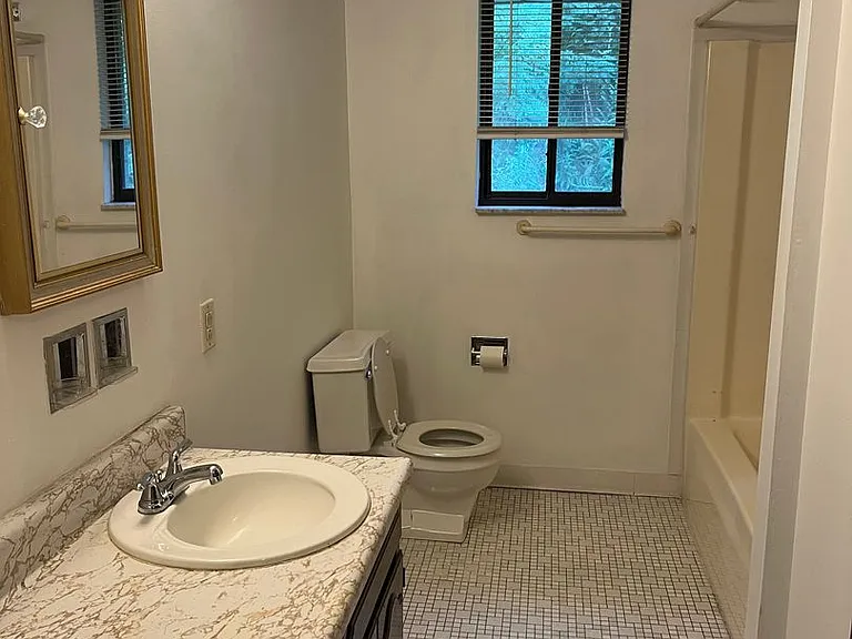 772 Locust Ridge Dr — Photo 4